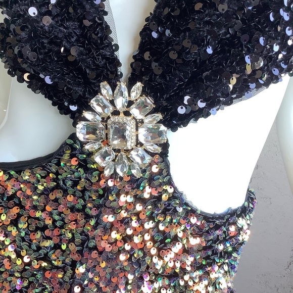 Nova Luxe Black and Rainbow Gold Sequin Gown - Picture 5 of 9